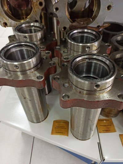 Труба шкворня переднего редуктора