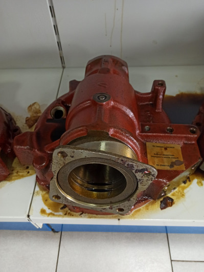 Корпус редуктора переднего моста левый