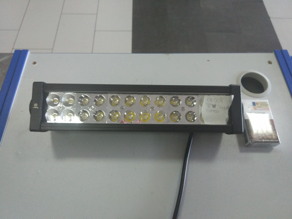 Балка светодиодная CH008 72W COMBO 24 диода по 3W(габаритные размеры 83*82*115*415мм) — 2