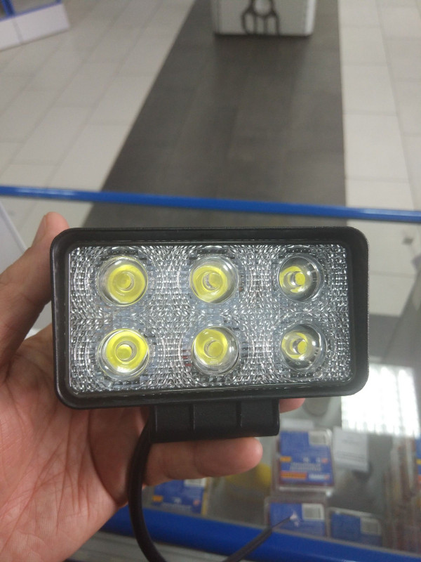 Фара светодиодная Х006 18W 6 диодов по 3W(габаритные размеры 110*90*55мм) — 1